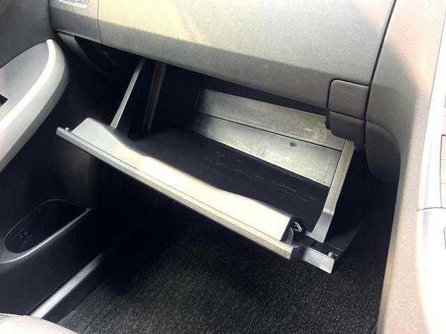 プリウス Gツーリングセレクションレザーパッケージ 禁煙車 純正ナビ バックカメラ クルーズコントロール ETC Bluetooth再生 レザーシート パワーシート シートヒーター LEDヘッドライト 純正17インチアルミホイール スマートキー(65枚目)