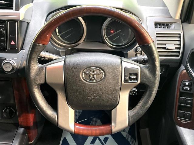 ランドクルーザープラド TX Lパッケージ 禁煙車 4WD 純正ナビ バックカメラ フルセグ ドライブレコーダー ETC Bluetooth再生 レザーシート シートヒーター パワーシート LEDヘッド クルーズコントロール クリアランスソナー(11枚目)