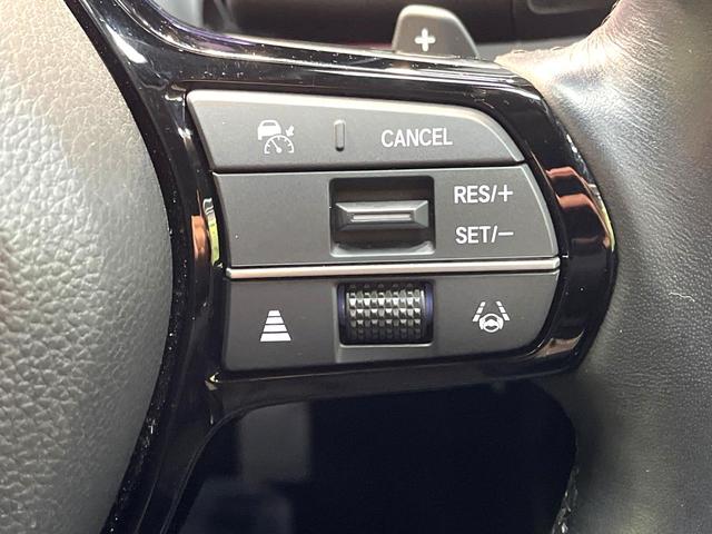 アコード ｅ：ＨＥＶ　禁煙車　衝突軽減システム　アダプティブクルーズ　純正１２．３型コネクトディスプレイ　全周囲カメラ　フルセグ　ＥＴＣ２．０　レザーシート　パワーシート　フルＬＥＤヘッド（5枚目）