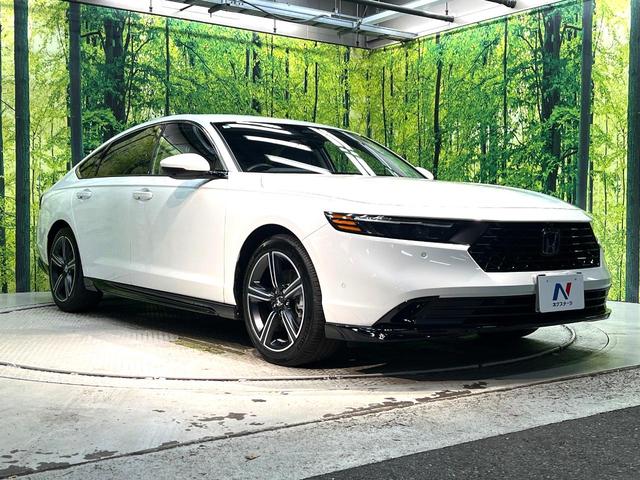 アコード ｅ：ＨＥＶ　禁煙車　衝突軽減システム　アダプティブクルーズ　純正１２．３型コネクトディスプレイ　全周囲カメラ　フルセグ　ＥＴＣ２．０　レザーシート　パワーシート　フルＬＥＤヘッド（16枚目）