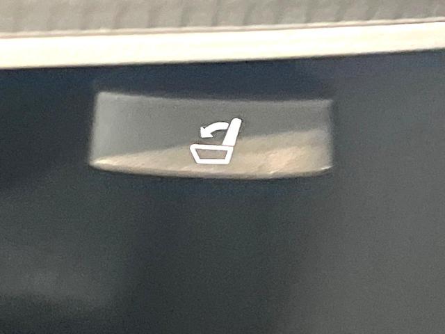 アコード ｅ：ＨＥＶ　禁煙車　衝突軽減システム　アダプティブクルーズ　純正１２．３型コネクトディスプレイ　全周囲カメラ　フルセグ　ＥＴＣ２．０　レザーシート　パワーシート　フルＬＥＤヘッド（32枚目）