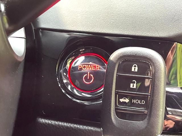 アコード ｅ：ＨＥＶ　禁煙車　衝突軽減システム　アダプティブクルーズ　純正１２．３型コネクトディスプレイ　全周囲カメラ　フルセグ　ＥＴＣ２．０　レザーシート　パワーシート　フルＬＥＤヘッド（39枚目）