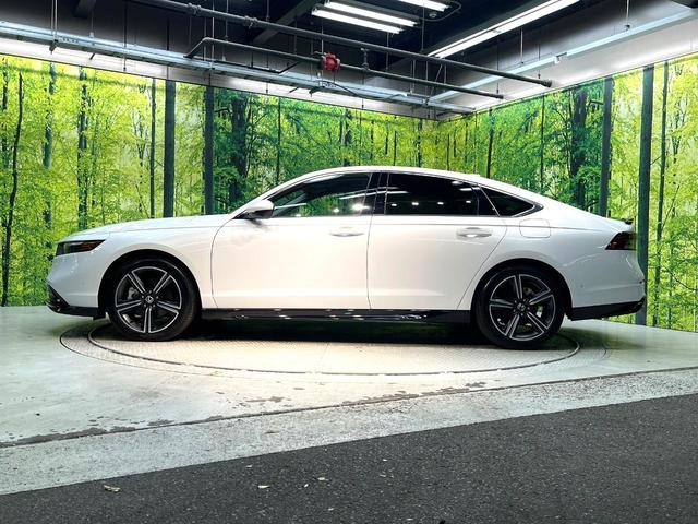 アコード ｅ：ＨＥＶ　禁煙車　衝突軽減システム　アダプティブクルーズ　純正１２．３型コネクトディスプレイ　全周囲カメラ　フルセグ　ＥＴＣ２．０　レザーシート　パワーシート　フルＬＥＤヘッド（56枚目）