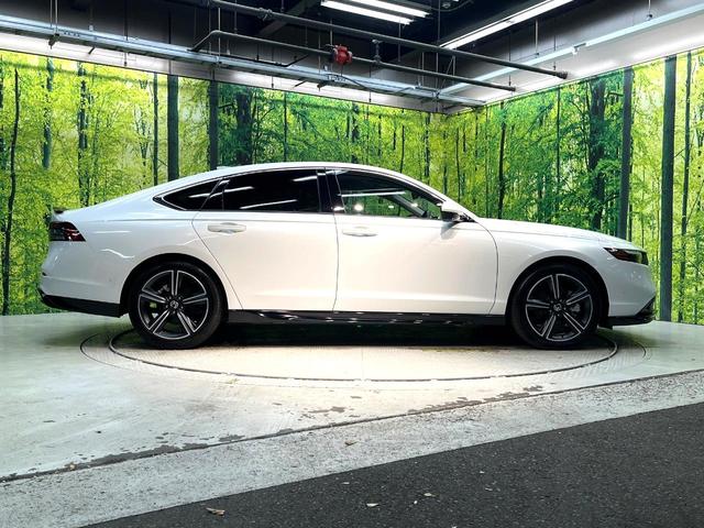 アコード ｅ：ＨＥＶ　禁煙車　衝突軽減システム　アダプティブクルーズ　純正１２．３型コネクトディスプレイ　全周囲カメラ　フルセグ　ＥＴＣ２．０　レザーシート　パワーシート　フルＬＥＤヘッド（57枚目）