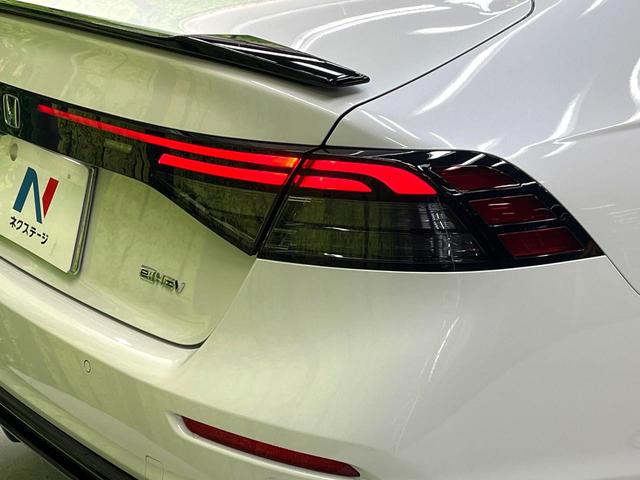 アコード ｅ：ＨＥＶ　禁煙車　衝突軽減システム　アダプティブクルーズ　純正１２．３型コネクトディスプレイ　全周囲カメラ　フルセグ　ＥＴＣ２．０　レザーシート　パワーシート　フルＬＥＤヘッド（61枚目）