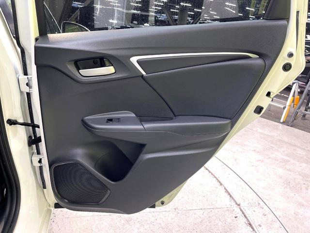 フィット １３Ｇ・Ｌパッケージ　ファインエディション　禁煙車　衝突軽減システム　バックカメラ　ディスプレイオーディオ　ＬＥＤヘッド　ハーフレザー　クルーズコントロール　スマートキー　地デジ　ＣＤ再生　プライバシーガラス　盗難防止装置　アイドリングストップ（40枚目）