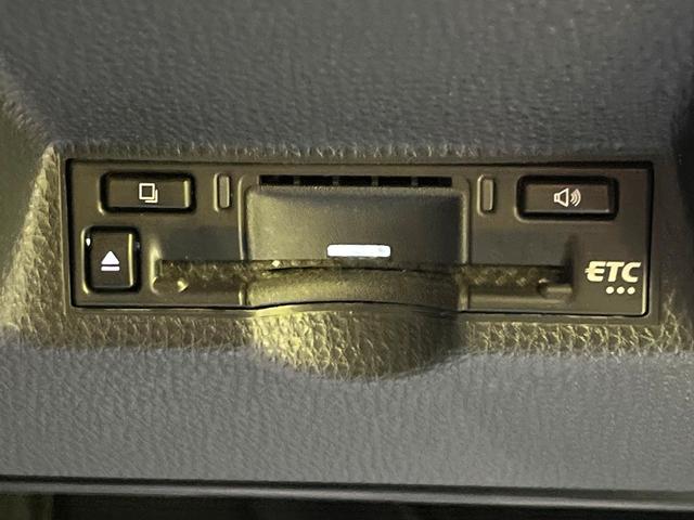 ヤリスクロス Ｘ　ディスプレイオーディオ　衝突被害軽減システム　レーダークルーズ　禁煙車　コーナーセンサー　バックカメラ　ビルトインＥＴＣ　オートハイビーム　車線逸脱警報　オートライト　Ｂｌｕｅｔｏｏｔｈ　フルセグ（6枚目）