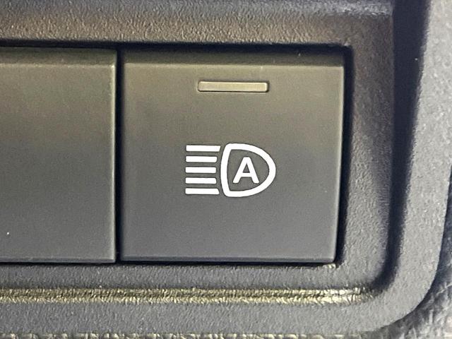 ヤリスクロス Ｘ　ディスプレイオーディオ　衝突被害軽減システム　レーダークルーズ　禁煙車　コーナーセンサー　バックカメラ　ビルトインＥＴＣ　オートハイビーム　車線逸脱警報　オートライト　Ｂｌｕｅｔｏｏｔｈ　フルセグ（7枚目）