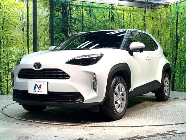 ヤリスクロス Ｘ　ディスプレイオーディオ　衝突被害軽減システム　レーダークルーズ　禁煙車　コーナーセンサー　バックカメラ　ビルトインＥＴＣ　オートハイビーム　車線逸脱警報　オートライト　Ｂｌｕｅｔｏｏｔｈ　フルセグ（24枚目）