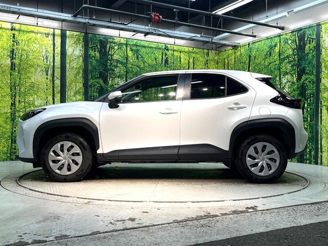 ヤリスクロス Ｘ　ディスプレイオーディオ　衝突被害軽減システム　レーダークルーズ　禁煙車　コーナーセンサー　バックカメラ　ビルトインＥＴＣ　オートハイビーム　車線逸脱警報　オートライト　Ｂｌｕｅｔｏｏｔｈ　フルセグ（25枚目）