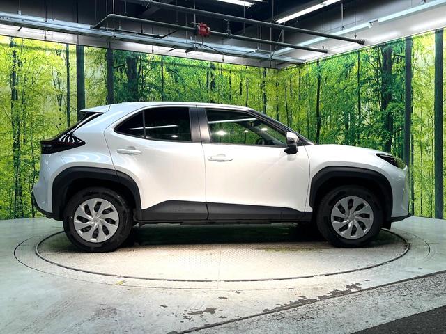 ヤリスクロス Ｘ　ディスプレイオーディオ　衝突被害軽減システム　レーダークルーズ　禁煙車　コーナーセンサー　バックカメラ　ビルトインＥＴＣ　オートハイビーム　車線逸脱警報　オートライト　Ｂｌｕｅｔｏｏｔｈ　フルセグ（26枚目）