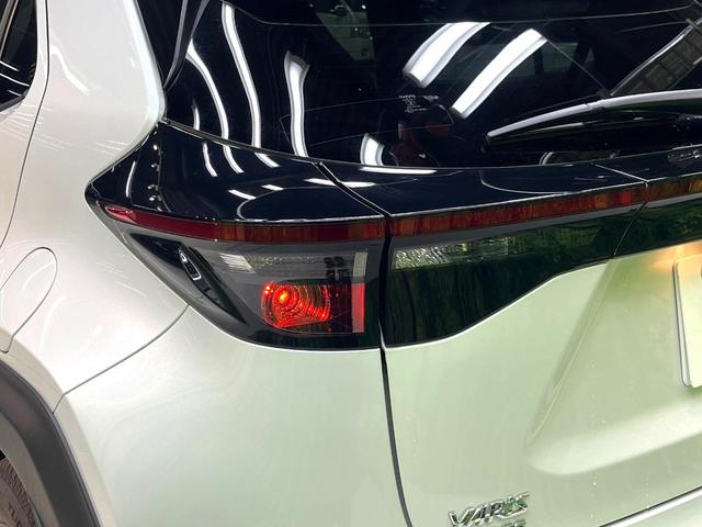 ヤリスクロス Ｘ　ディスプレイオーディオ　衝突被害軽減システム　レーダークルーズ　禁煙車　コーナーセンサー　バックカメラ　ビルトインＥＴＣ　オートハイビーム　車線逸脱警報　オートライト　Ｂｌｕｅｔｏｏｔｈ　フルセグ（31枚目）