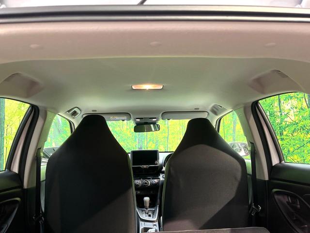 ヤリスクロス Ｘ　ディスプレイオーディオ　衝突被害軽減システム　レーダークルーズ　禁煙車　コーナーセンサー　バックカメラ　ビルトインＥＴＣ　オートハイビーム　車線逸脱警報　オートライト　Ｂｌｕｅｔｏｏｔｈ　フルセグ（48枚目）