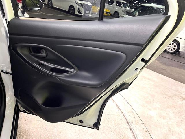 ヤリスクロス Ｘ　ディスプレイオーディオ　衝突被害軽減システム　レーダークルーズ　禁煙車　コーナーセンサー　バックカメラ　ビルトインＥＴＣ　オートハイビーム　車線逸脱警報　オートライト　Ｂｌｕｅｔｏｏｔｈ　フルセグ（50枚目）