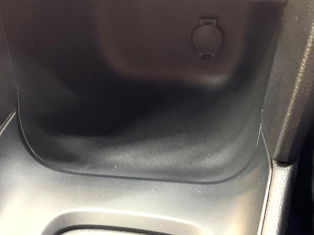 ヤリスクロス Ｘ　ディスプレイオーディオ　衝突被害軽減システム　レーダークルーズ　禁煙車　コーナーセンサー　バックカメラ　ビルトインＥＴＣ　オートハイビーム　車線逸脱警報　オートライト　Ｂｌｕｅｔｏｏｔｈ　フルセグ（61枚目）