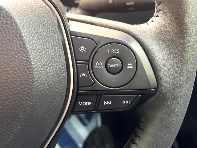 カローラクロス ハイブリッド　Ｚ　禁煙車　衝突軽減装置　純正１０．５インチナビ付ディスプレイオーディオ　パワーバックドア　ハーフレザーシート　パワーシート　ＥＴＣ２．０　シートヒーター　ＬＥＤライト　オートマチックハイビーム（5枚目）