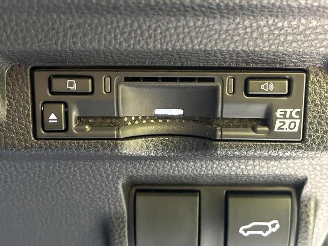 カローラクロス ハイブリッド　Ｚ　禁煙車　衝突軽減装置　純正１０．５インチナビ付ディスプレイオーディオ　パワーバックドア　ハーフレザーシート　パワーシート　ＥＴＣ２．０　シートヒーター　ＬＥＤライト　オートマチックハイビーム（6枚目）