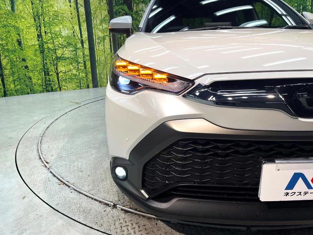 カローラクロス ハイブリッド　Ｚ　禁煙車　衝突軽減装置　純正１０．５インチナビ付ディスプレイオーディオ　パワーバックドア　ハーフレザーシート　パワーシート　ＥＴＣ２．０　シートヒーター　ＬＥＤライト　オートマチックハイビーム（12枚目）