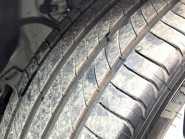 カローラクロス ハイブリッド　Ｚ　禁煙車　衝突軽減装置　純正１０．５インチナビ付ディスプレイオーディオ　パワーバックドア　ハーフレザーシート　パワーシート　ＥＴＣ２．０　シートヒーター　ＬＥＤライト　オートマチックハイビーム（32枚目）