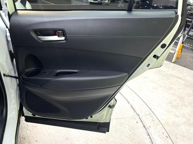 カローラクロス ハイブリッド　Ｚ　禁煙車　衝突軽減装置　純正１０．５インチナビ付ディスプレイオーディオ　パワーバックドア　ハーフレザーシート　パワーシート　ＥＴＣ２．０　シートヒーター　ＬＥＤライト　オートマチックハイビーム（40枚目）