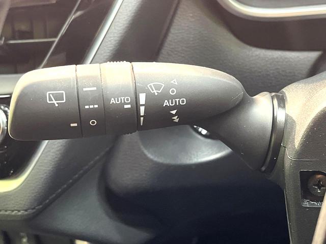 カローラクロス ハイブリッド　Ｚ　禁煙車　衝突軽減装置　純正１０．５インチナビ付ディスプレイオーディオ　パワーバックドア　ハーフレザーシート　パワーシート　ＥＴＣ２．０　シートヒーター　ＬＥＤライト　オートマチックハイビーム（56枚目）