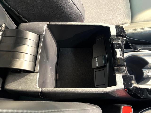 カローラクロス ハイブリッド　Ｚ　禁煙車　衝突軽減装置　純正１０．５インチナビ付ディスプレイオーディオ　パワーバックドア　ハーフレザーシート　パワーシート　ＥＴＣ２．０　シートヒーター　ＬＥＤライト　オートマチックハイビーム（58枚目）