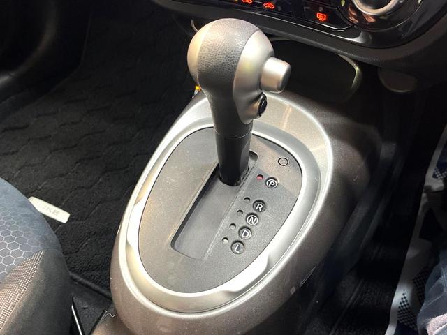 ジューク １５ＲＳ　アーバンセレクション　禁煙車　ＳＤナビ　バックカメラ　Ｂｌｕｅｔｏｏｔｈ再生　ＨＩＤヘッドライト　ＥＴＣ　フルセグ　オートライト　オートエアコン　スマートキー　１８インチアルミホイール　電動格納ミラー（44枚目）