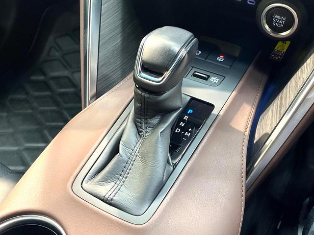 ハリアー Ｚ　レザーパッケージ　禁煙車　モデリスタエアロ　衝突軽減装置　純正１２．３インチディスプレイオーディオ　全周囲カメラ　ＪＢＬサウンドシステム　パワーバックドア　本革シート　パワーシート　ＥＴＣ２．０　シートベンチレーション（61枚目）