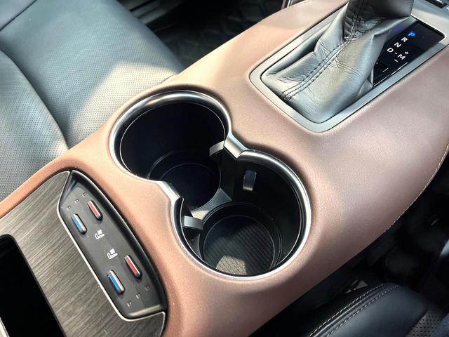 ハリアー Ｚ　レザーパッケージ　禁煙車　モデリスタエアロ　衝突軽減装置　純正１２．３インチディスプレイオーディオ　全周囲カメラ　ＪＢＬサウンドシステム　パワーバックドア　本革シート　パワーシート　ＥＴＣ２．０　シートベンチレーション（68枚目）