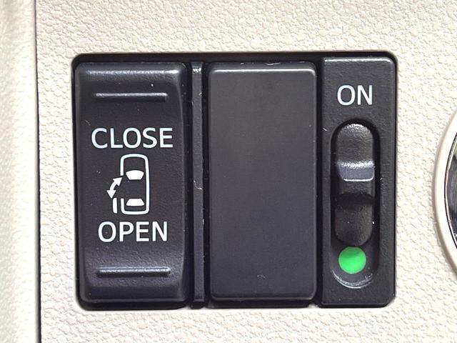 タント Ｘ　ホワイトアクセントＳＡＩＩＩ　禁煙車　スマートアシスト　電動スライドドア　純正ＳＤナビ　バックカメラ　シートヒーター　ハーフレザーシート　ＥＴＣ　オートマチックハイビーム　オートライト　Ｂｌｕｅｔｏｏｔｈ　フルセグ　スマートキー（3枚目）