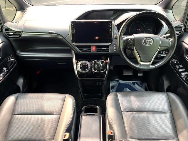 エスクァイア ハイブリッドＧｉ　禁煙車　両側電動ドア　後席モニター　バックカメラ　衝突被害軽減装置　ドラレコ　コーナーセンサー　スマートキー　ＬＥＤヘッド　ＥＴＣ　クルコン　純正１５インチアルミ　オートハイビーム（2枚目）