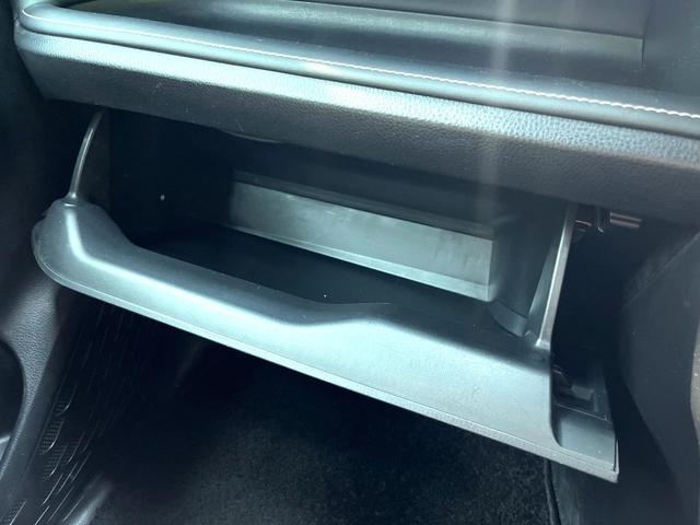 エスクァイア ハイブリッドＧｉ　禁煙車　両側電動ドア　後席モニター　バックカメラ　衝突被害軽減装置　ドラレコ　コーナーセンサー　スマートキー　ＬＥＤヘッド　ＥＴＣ　クルコン　純正１５インチアルミ　オートハイビーム（79枚目）