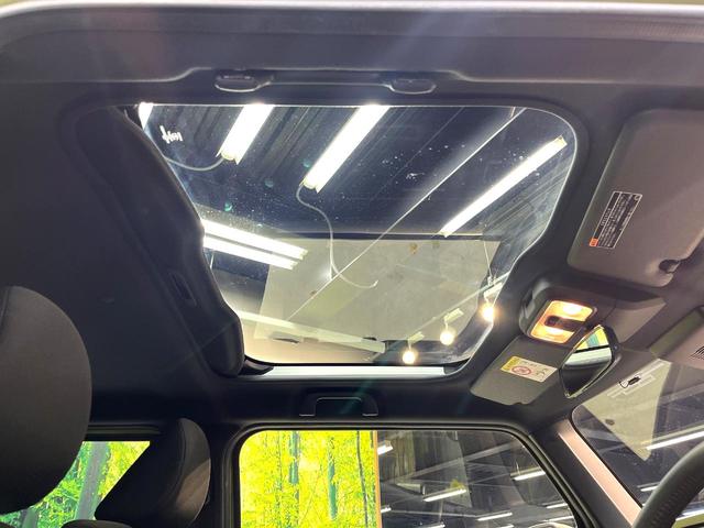 タフト Ｇ　ダーククロムベンチャー　ガラスルーフ　ＳＤナビ　バックカメラ　スマートアシスト　禁煙車　コーナーセンサー　シートヒーター　スマートキー　ＬＥＤヘッド　ＥＴＣ　純正１５アルミ　オートハイビーム　車線逸脱警報　オートライト（3枚目）