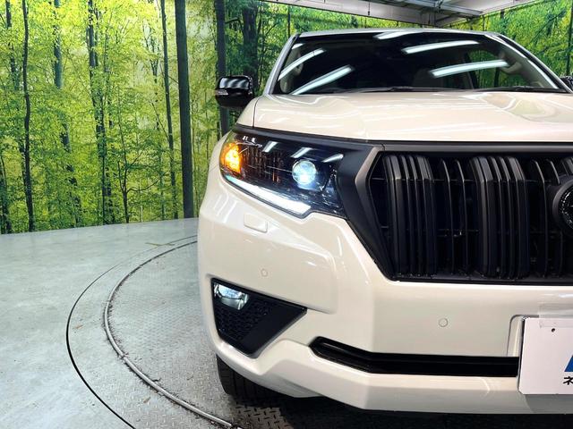 【ＬＥＤヘッドライト】悪天候や夜間走行時も良好な視界を確保し安心して運転できる高輝度ＬＥＤヘッドライトを装備！点灯速度が早く、消費電力も抑えられています。