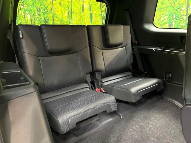 ランドクルーザー２５０ ＶＸ　４ＷＤ　７人乗り　サンルーフ　衝突軽減　レーダークルーズ　純正１２型ディスプレイオーディオ　全周囲カメラ　ＥＴＣ　ＬＥＤヘッド　デジタルインナーミラー　パワーバックドア　Ｂｌｕｅｔｏｏｔｈ　ドラレコ（10枚目）