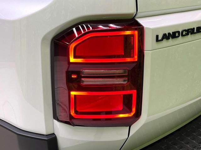 ランドクルーザー２５０ ＶＸ　４ＷＤ　７人乗り　サンルーフ　衝突軽減　レーダークルーズ　純正１２型ディスプレイオーディオ　全周囲カメラ　ＥＴＣ　ＬＥＤヘッド　デジタルインナーミラー　パワーバックドア　Ｂｌｕｅｔｏｏｔｈ　ドラレコ（30枚目）