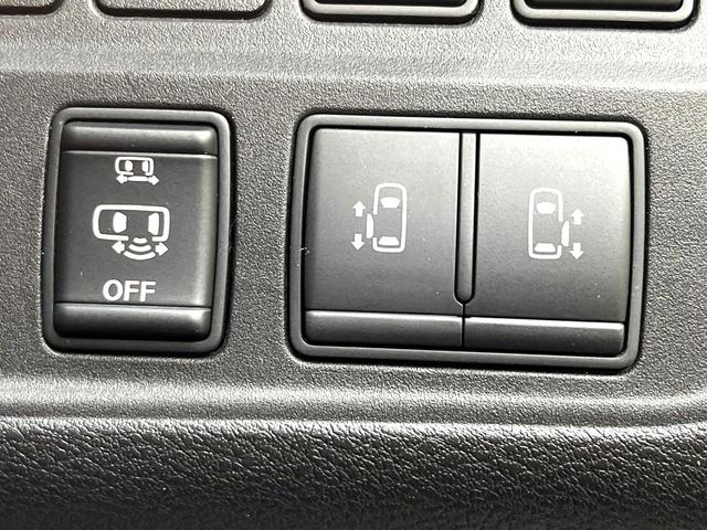 セレナ ライダー 両側電動ドア 後席モニター 全周囲カメラ 衝突被害軽減システム プロパイロット 禁煙車 ドライブレコーダー コーナーセンサー スマートキー LEDヘッド ビルトインETC 車線逸脱警報 オートライト(3枚目)