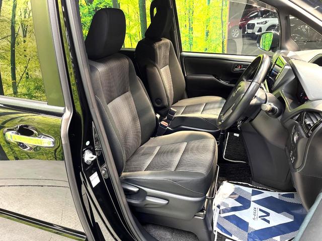 ヴォクシー ＺＳ　煌　禁煙車　両側電動ドア　フリップダウンモニター　アルパイン１１インチナビ　バックカメラ　衝突被害軽減システム　スマートキー　ＬＥＤヘッド　ＥＴＣ　クルコン　純正１６インチアルミ　車線逸脱警報（9枚目）