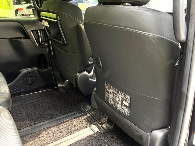 ヴォクシー ＺＳ　煌　禁煙車　両側電動ドア　フリップダウンモニター　アルパイン１１インチナビ　バックカメラ　衝突被害軽減システム　スマートキー　ＬＥＤヘッド　ＥＴＣ　クルコン　純正１６インチアルミ　車線逸脱警報（42枚目）