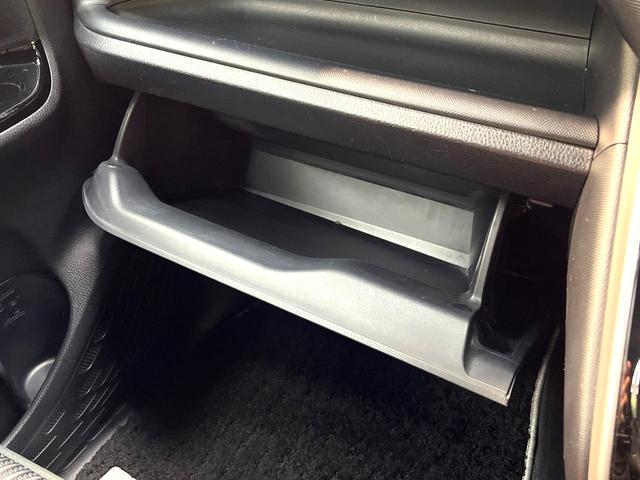 ヴォクシー ＺＳ　煌　禁煙車　両側電動ドア　フリップダウンモニター　アルパイン１１インチナビ　バックカメラ　衝突被害軽減システム　スマートキー　ＬＥＤヘッド　ＥＴＣ　クルコン　純正１６インチアルミ　車線逸脱警報（61枚目）