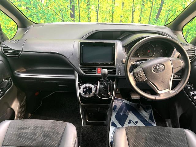 ヴォクシー ＺＳ　煌ＩＩＩ　禁煙車　両側電動スライドドア　フリップダウンモニター　衝突軽減システム　純正９インチナビ　バックカメラ　フルセグ　ドライブレコーダー　ＥＴＣ　Ｂｌｕｅｔｏｏｔｈ再生　ハーフレザー　シートヒーター（2枚目）