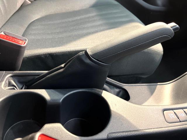 ヤリス ハイブリッドX バックカメラ 衝突被害軽減システム レーダークルーズ 禁煙車 純正ディスプレイオーディオ ビルトインETC オートマチックハイビーム 車線逸脱警報 オートライト オートエアコン Bluetooth(51枚目)