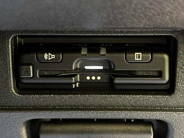 ノート Ｘ　禁煙車　全周囲カメラ　純正９型ディスプレイオーディオ　衝突被害軽減システム　シートヒーター　ドライブレコーダー　コーナーセンサー　ＬＥＤヘッドライト　ＥＴＣ　オートマチックハイビーム　車線逸脱警報（5枚目）