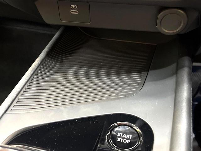 ノート Ｘ　禁煙車　全周囲カメラ　純正９型ディスプレイオーディオ　衝突被害軽減システム　シートヒーター　ドライブレコーダー　コーナーセンサー　ＬＥＤヘッドライト　ＥＴＣ　オートマチックハイビーム　車線逸脱警報（60枚目）