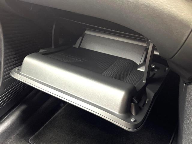 ノート Ｘ　禁煙車　全周囲カメラ　純正９型ディスプレイオーディオ　衝突被害軽減システム　シートヒーター　ドライブレコーダー　コーナーセンサー　ＬＥＤヘッドライト　ＥＴＣ　オートマチックハイビーム　車線逸脱警報（61枚目）