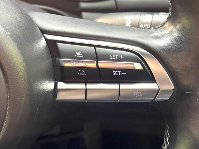 MAZDA3ファストバック 15Sツーリング 禁煙車 純正SDナビ 全周囲カメラ 衝突被害軽減システム レーダークルーズ ドラレコ コーナーセンサー スマートキー LEDヘッド ビルトインETC 純正18インチアルミ オートハイビーム(5枚目)