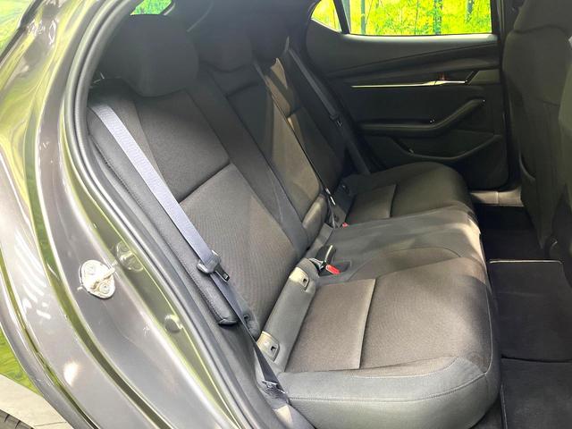 MAZDA3ファストバック 15Sツーリング 禁煙車 純正SDナビ 全周囲カメラ 衝突被害軽減システム レーダークルーズ ドラレコ コーナーセンサー スマートキー LEDヘッド ビルトインETC 純正18インチアルミ オートハイビーム(9枚目)