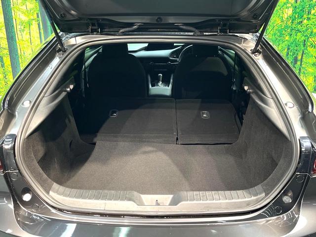 MAZDA3ファストバック 15Sツーリング 禁煙車 純正SDナビ 全周囲カメラ 衝突被害軽減システム レーダークルーズ ドラレコ コーナーセンサー スマートキー LEDヘッド ビルトインETC 純正18インチアルミ オートハイビーム(10枚目)