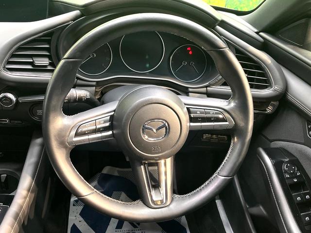 MAZDA3ファストバック 15Sツーリング 禁煙車 純正SDナビ 全周囲カメラ 衝突被害軽減システム レーダークルーズ ドラレコ コーナーセンサー スマートキー LEDヘッド ビルトインETC 純正18インチアルミ オートハイビーム(11枚目)