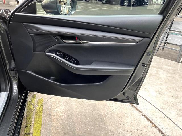 MAZDA3ファストバック 15Sツーリング 禁煙車 純正SDナビ 全周囲カメラ 衝突被害軽減システム レーダークルーズ ドラレコ コーナーセンサー スマートキー LEDヘッド ビルトインETC 純正18インチアルミ オートハイビーム(48枚目)